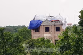 Cận cảnh biệt thự, nhà vườn trái phép lại 'mọc' trên đồi ở Ba Vì