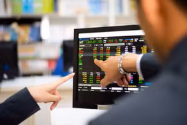 Khối ngoại bán ròng mạnh nhất trong 4 tuần liên tiếp, vượt 1.700 tỷ đồng