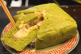 Bánh chưng chay, bánh nhân cá hồi bán chạy dịp Tết 