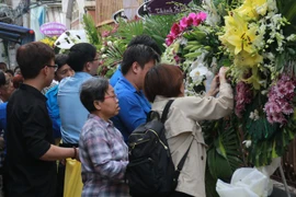 Vụ cây phượng đè chết học sinh: Linh cữu nam sinh Trường Bạch Đằng về lại trường trước lúc đi xa