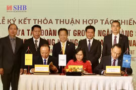 Đại diện lãnh đạo Tập đoàn T&T Group, Ngân hàng SHB và Vietnam Airlines ký thỏa thuận hợp tác chiến lược..