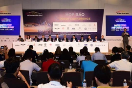 Triển lãm Ô tô Việt Nam 2022 (VMS 2022) sẽ trở lại với quy mô hoành tráng hơn, lĩnh vực trưng bày đa dạng hơn, là phiên bản triển lãm ô tô Việt Nam lớn nhất trong nhiều năm qua.