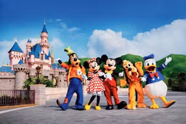 Disneyland với thế giới trải nghiệm đa dạng, hấp dẫn, thu hút hàng triệu du khách mỗi năm.