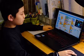 Điều gì khiến game “Đánh bay COVID-19” của cậu bé lớp 5 hấp dẫn?