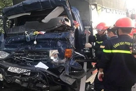 Tông đuôi xe container, tài xế xe tải tử vong trong cabin