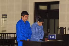 Kiều nữ xinh đẹp Quảng Trị vào tù ra tội vì... buôn đủ thứ