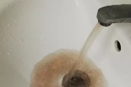 Kinh hãi: Nước sinh hoạt Nha Trang đen như cà phê