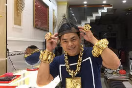 Em trai Phúc XO trữ 'hàng nóng' đầy nhà 