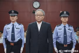 Quan già TQ tham nhũng hàng trăm nghìn tỷ, nuôi 148 người tình để… cho oai