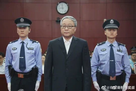 Quan già TQ tham nhũng hàng trăm nghìn tỷ, nuôi 148 người tình để… cho oai