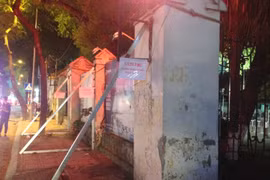 Lý do tường nhà khách La Thành phải "chống nạng" sắt