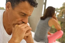 Cụ ông 93 "tìm biện pháp" yêu chiều bạn tình 48 tuổi