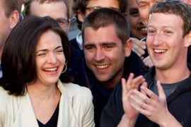 Mark Zuckerberg sẽ không từ chức chủ tịch Facebook