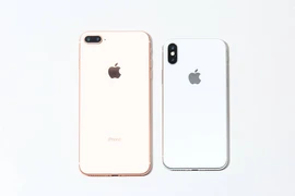 Vì sao iPhone 8 có thể ngáng đường iPhone X?