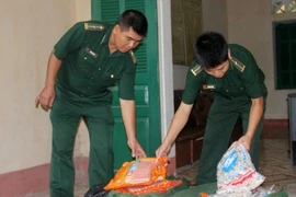 Xúc xích Trung Quốc ồ ạt vào Việt Nam