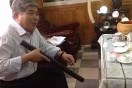 Đại gia Thanh Thản bỗng "hot" hơn sao sau cháy chung cư