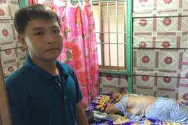 Bác sĩ "dỏm" làm giả giấy tờ, chữa bệnh theo Internet suốt 2 năm trời 