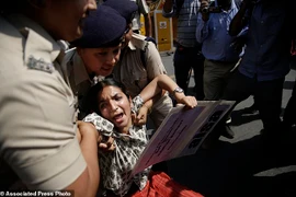 Bé gái chăn ngựa và cái chết khủng khiếp vì mắc mưu kẻ tà dâm