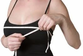 Ngực quá khổ 1,1m, người phụ nữ nhiều lần ngã sấp mặt