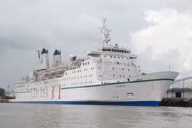 Hàng loạt tàu “ma” ngoại tiền tỷ “ăn vạ” tại VN