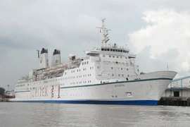 Hàng loạt tàu “ma” ngoại tiền tỷ “ăn vạ” tại VN