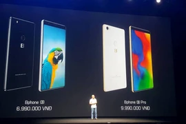 CEO Nguyễn Tử Quảng công bố giá bán của Bphone 3 và 3 Pro