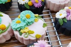 "Đặt gạch" chờ 45 ngày mua bánh trung thu handmade