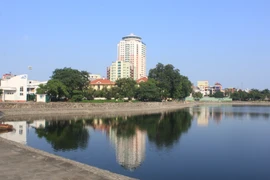 Dư luận sốc với ý tưởng “dị” lấp hồ Thành Công