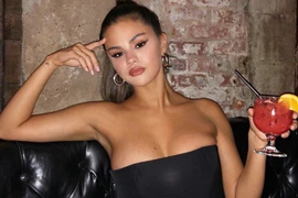 Selena Gomez bất ngờ xóa ảnh gợi cảm 10,6 triệu lượt thích