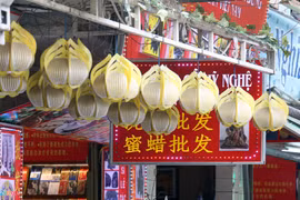 Đến Nha Trang mà ngỡ như “đi lạc” phố Tàu