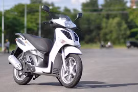 Honda SH “run” vì đối thủ Benelli Cafe Nero?