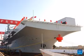 Soi tàu đổ bộ tấn công thế hệ mới Type - 076 của Trung Quốc