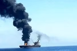 Tên lửa đạn đạo của Houthi tấn công tàu Israel ở Biển Arab