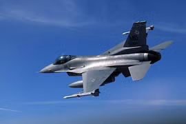 Tốc độ tối đa của tiêm kích F-16 khác xa so với “quảng cáo“