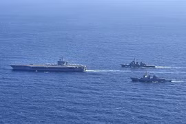 Quân đội Hàn Quốc, Mỹ, Nhật Bản tập trận phô diễn sức mạnh