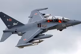 Tình hình nóng, Không quân Nga nhận loạt máy bay huấn luyện Yak-130