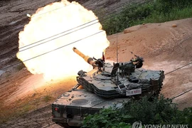 Hàn Quốc tập trận pháo kích trên mọi mặt trận phía Đông và phía Tây