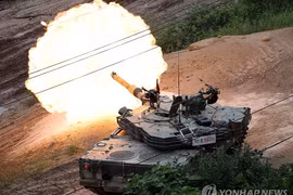 Hàn Quốc tập trận pháo kích trên mọi mặt trận phía Đông và phía Tây