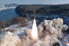 Triều Tiên tuyên bố phóng thành công tên lửa mang đầu đạn siêu thanh