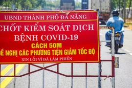 Xe chở người mắc COVID-19 từ TP HCM 'lọt' vào Đà Nẵng vì qua chốt không có ai chặn