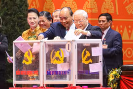 Tổng Bí thư, Chủ tịch nước, Thủ tướng và 6 Uỷ viên Bộ Chính trị trúng cử BCH T.Ư khoá XIII