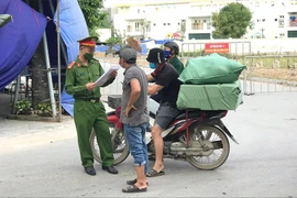 Dịch COVID-19 diễn biến phức tạp ở Hà Nội