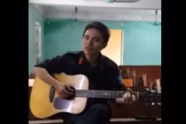 Nam sinh HV Cảnh sát hát ngọt “Chắc ai đó sẽ về“