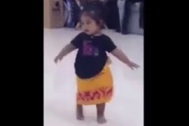 Phát sốt với bé gái nhảy như vũ công chuyên nghiệp