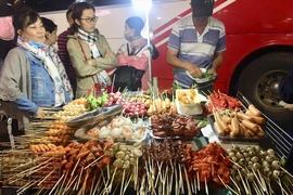 Những món ăn vặt “cực phẩm” nhất định phải thử khi đến chợ đêm Đà Lạt