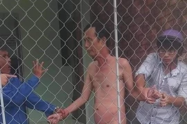 Khỏa thân cùng bé gái 13 tuổi, ông già 66 tuổi bị khởi tố