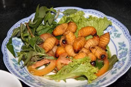 Những đặc sản vừa dị vừa ngon trên quê hương tân hoa hậu Phương Khánh