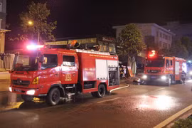 Xem clip: Nổ bình gas, lửa bao trùm quán nhậu ở Đà Nẵng