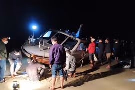 Lật ca nô ở Cửa Đại: Tìm thấy thêm 1 nạn nhân, khám nghiệm ca nô bị nạn