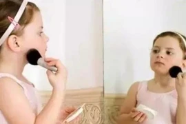 Thói quen của cha mẹ kích thích trẻ dậy thì sớm